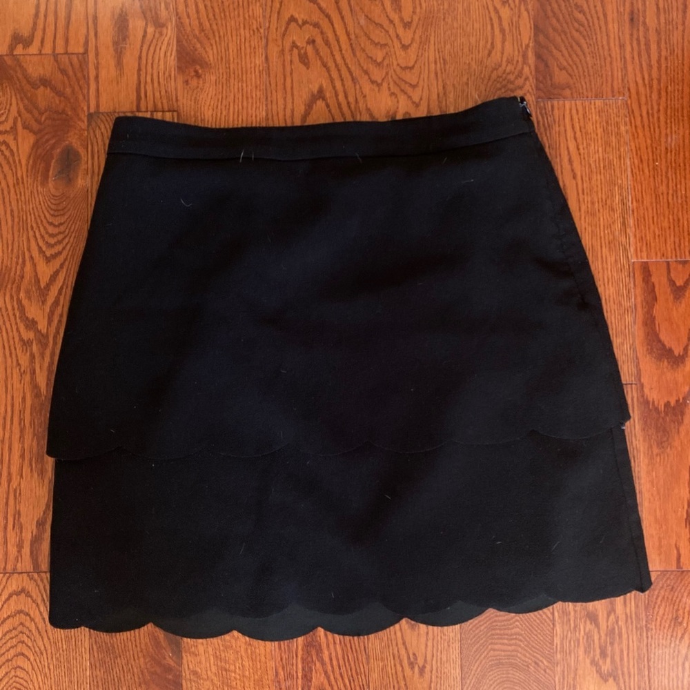 Loft size 4 pencil skirt, scallop detail